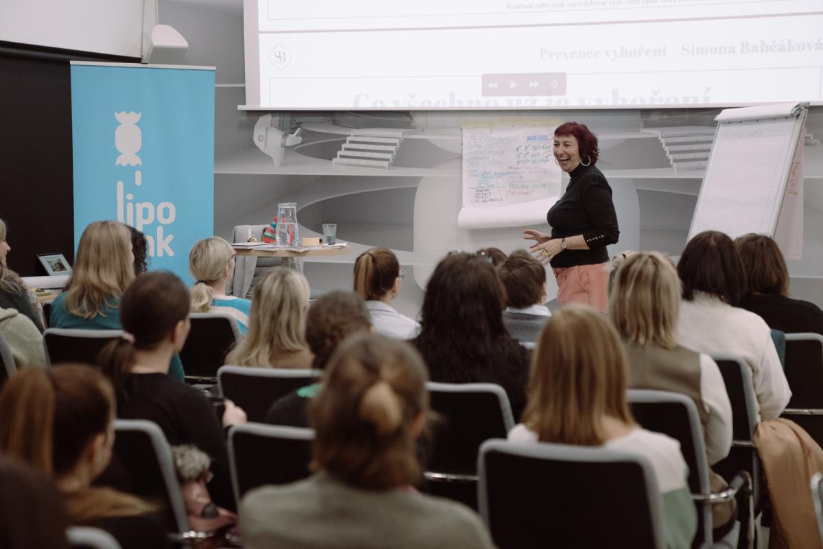 Když práce baví, nemusíte si všimnout vyčerpání. Simona Babčáková mluvila o prevenci vyhoření